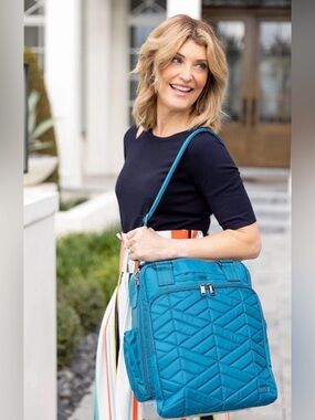 NWT lug ocean blue Ranger XL overnight bag